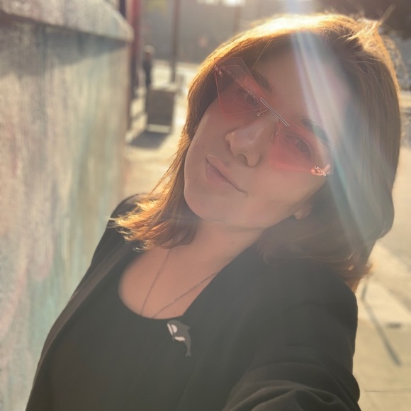 Meet your Posher, Veronika - Picture 3 of 5